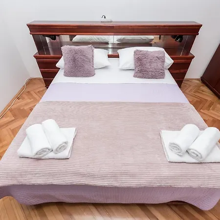 Centar Glavas Apartment Makarska